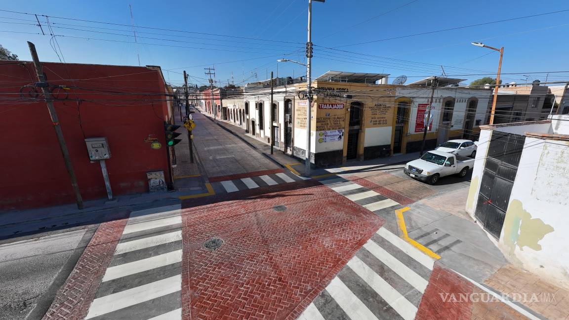 Saltillo: muestran inconformidad vecinas de calle General Cepeda por falta de agua y acabados