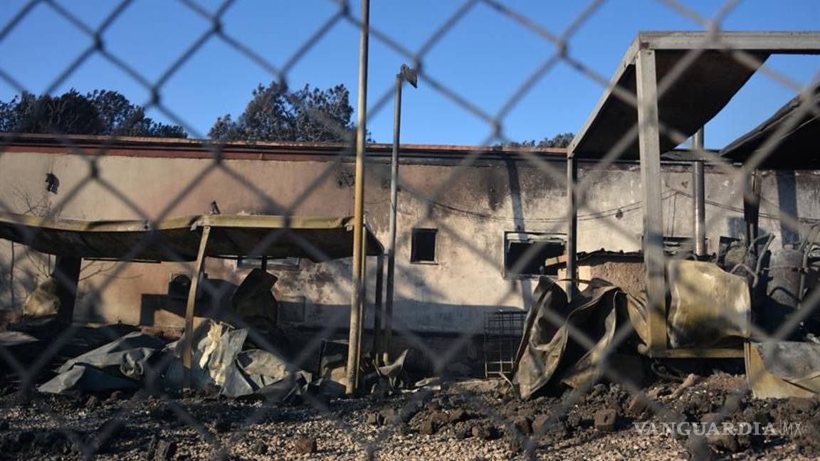 $!Incendio consume el campo de refugiados de Moria en la isla de Lesbos en Grecia