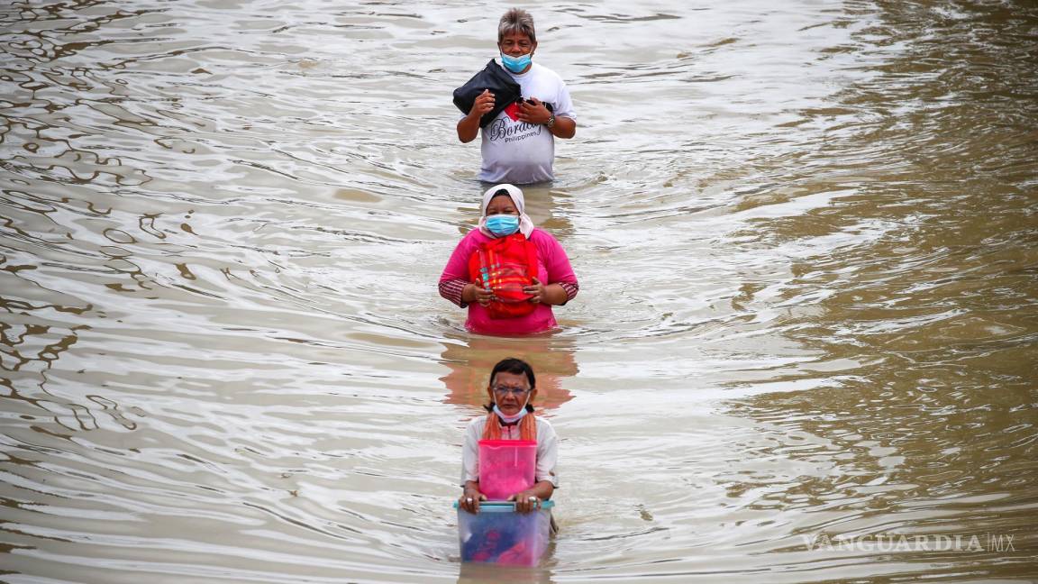 Reportan más de 21 mil evacuados por inundaciones en Malasia