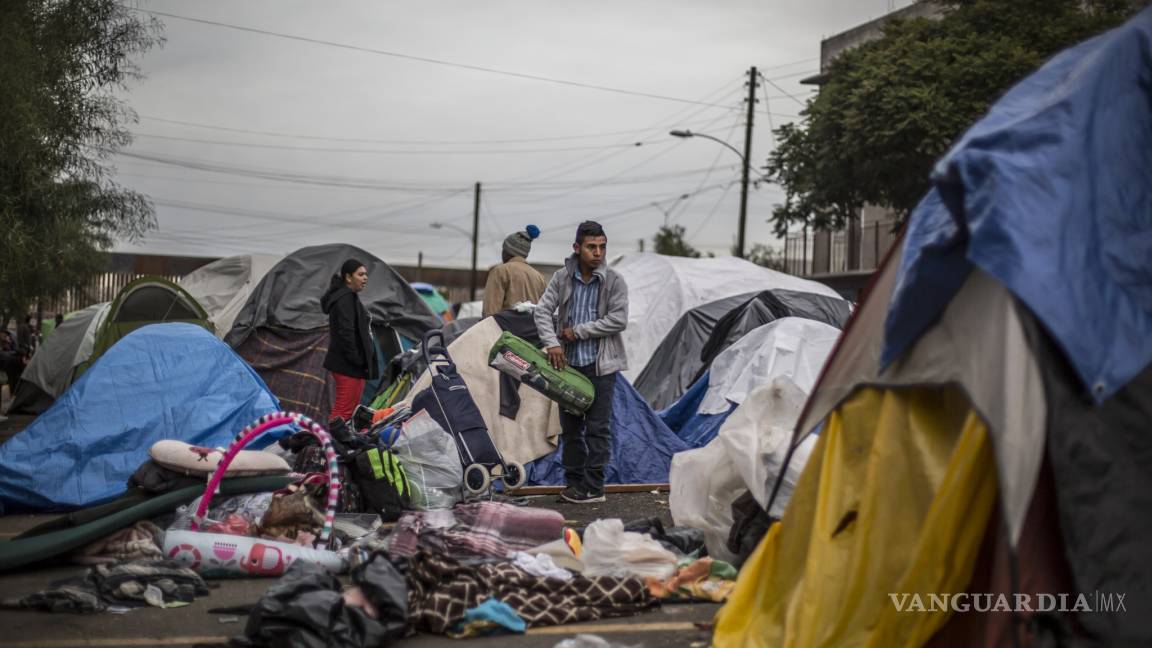 Atacan albergue migrante con bomba lacrimógena en Tijuana