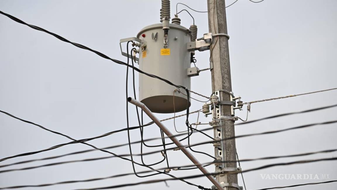 $!La obra permitirá dotar de energía eléctrica a 25 familias, mejorando la seguridad y el bienestar en el sector.