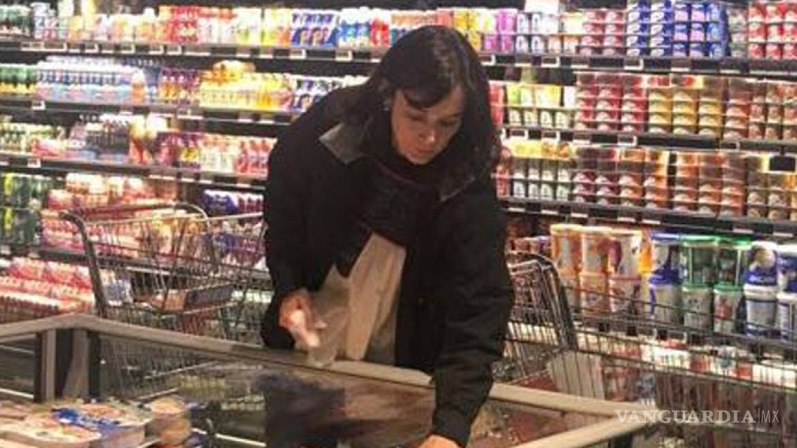 Esposa de Meade es vista comprando la cena de Año Nuevo, 'como cualquiera'