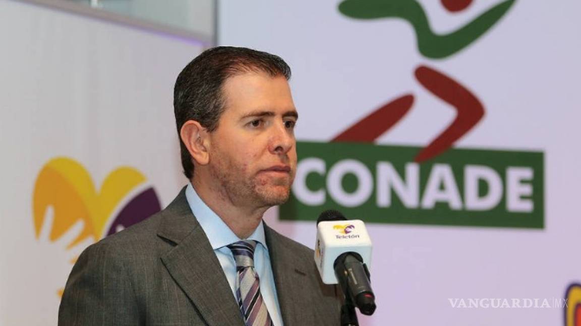 $!Además de llevar a su novia a Juegos Olímpicos, Alfredo Castillo paga 'millones' a sus amigos