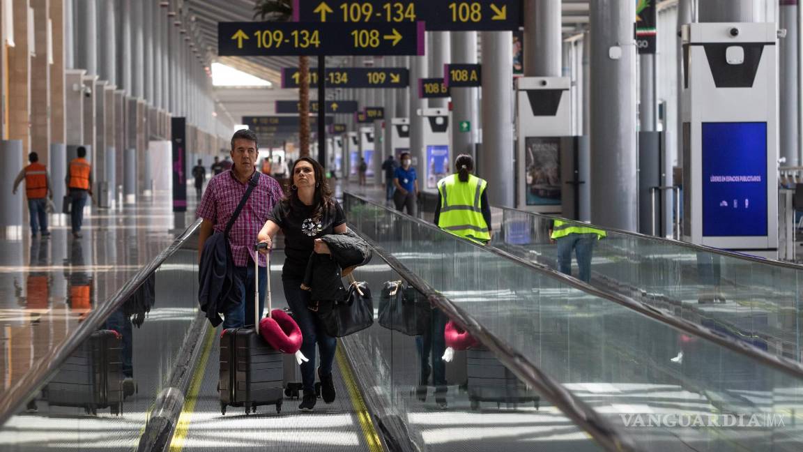 $!Pasajeros del AIFA.