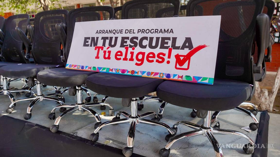 $!Nueve sillas secretariales fueron entregadas en el turno matutino.