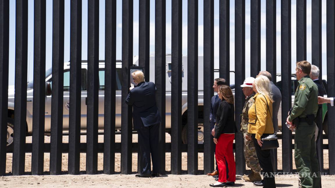 Trump dice que el muro ha detenido a inmigrantes y al virus