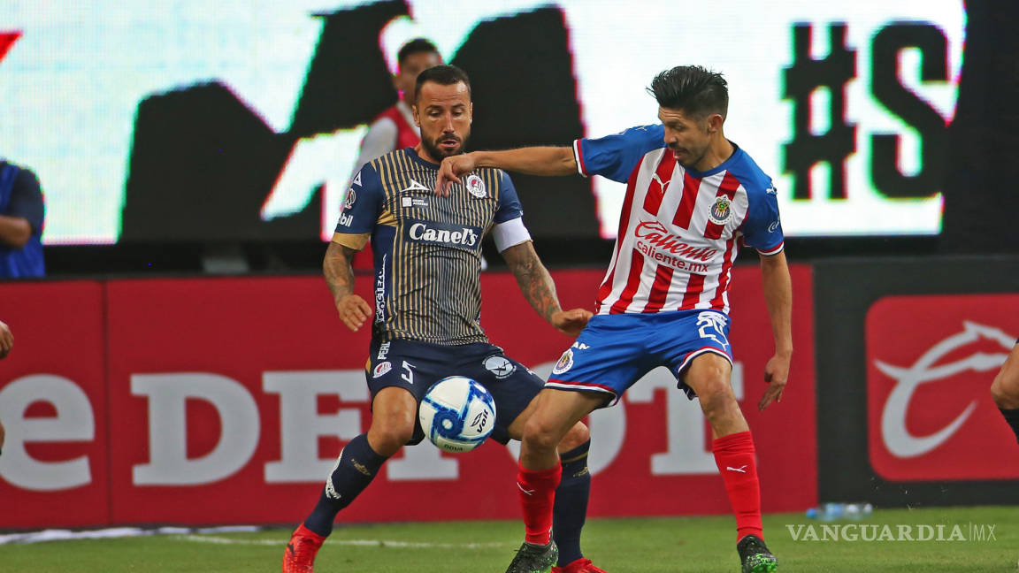 La ayuda que da Oribe Peralta (no son goles) a las Chivas