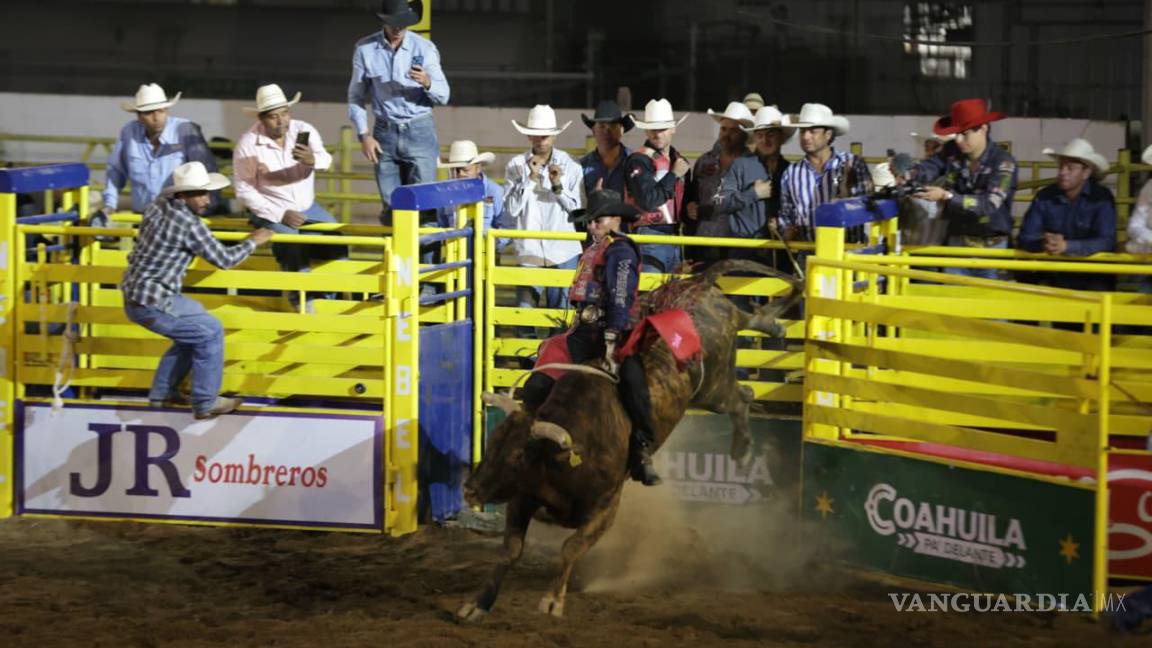 $!Daniel Arantes en la monta que le dio el campeonato.