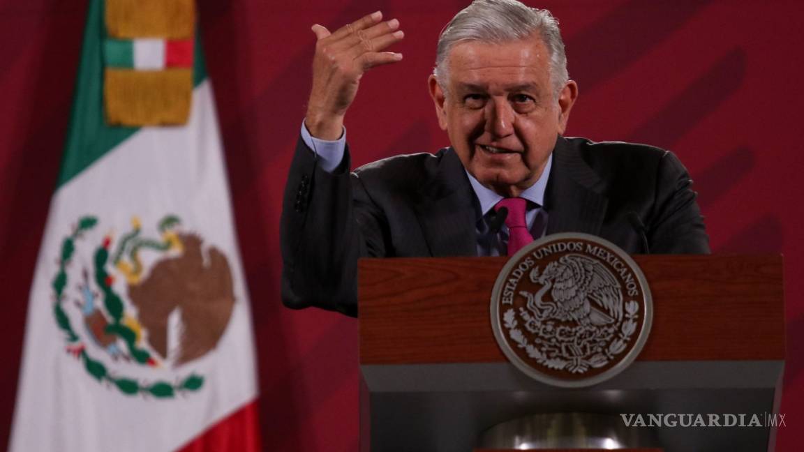 AMLO teme a los intelectuales de México, asegura The Economist