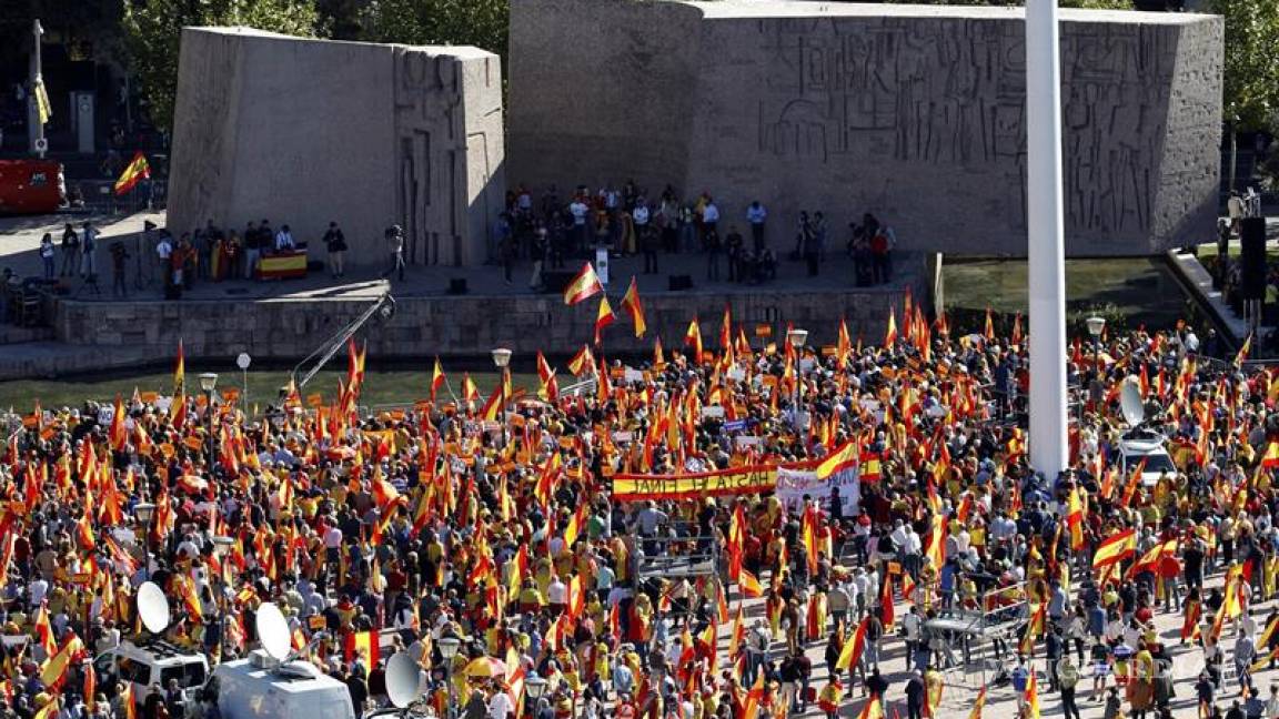 Miles de personas claman por la unidad de España en Madrid