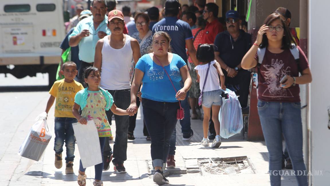 $!Un caos el centro de Saltillo por compras de regreso a clases de última hora