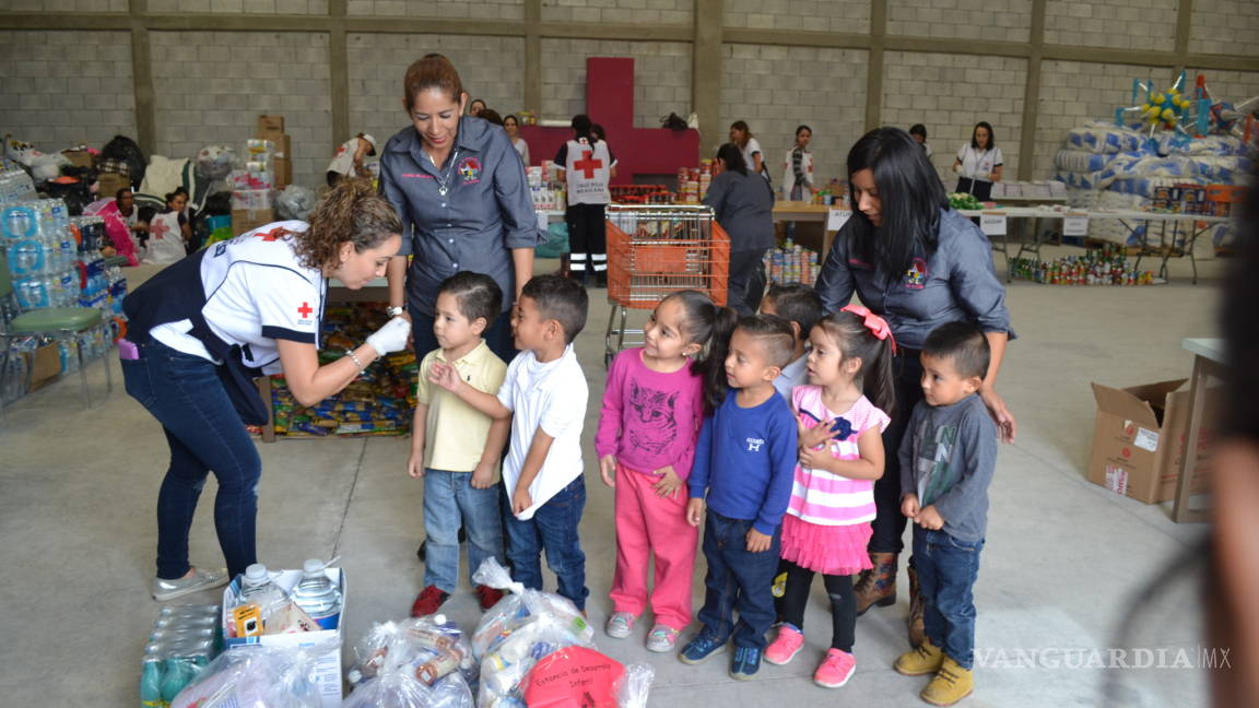 Niños saltillenses dan su donativo para damnificados por el terremoto