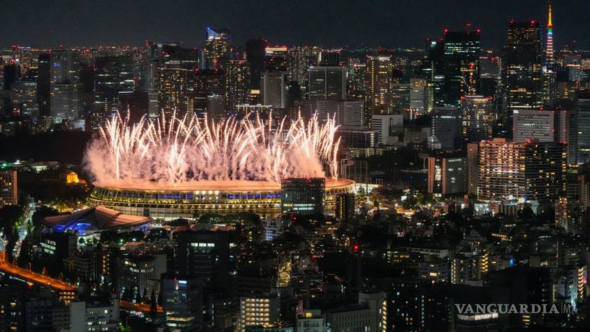 $!En imágenes; sin público, un espectáculo colorido y manifestantes anti-olímpicos se inaugura Tokio 2020