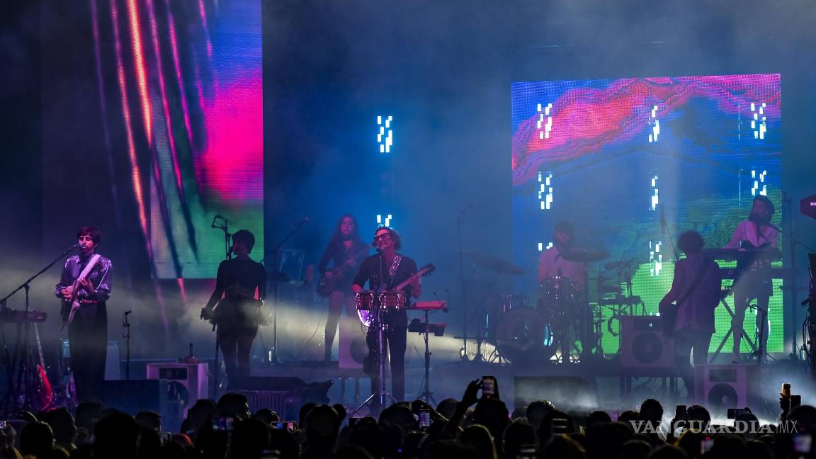 $!El cantautor tenía varios años que no visitaba Saltillo, recordó en su presentación.