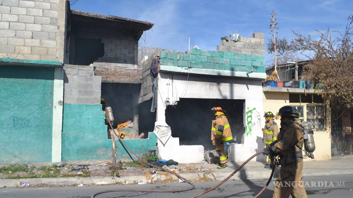 $!Ex militar pirómano le prende fuego a su casa en Saltillo
