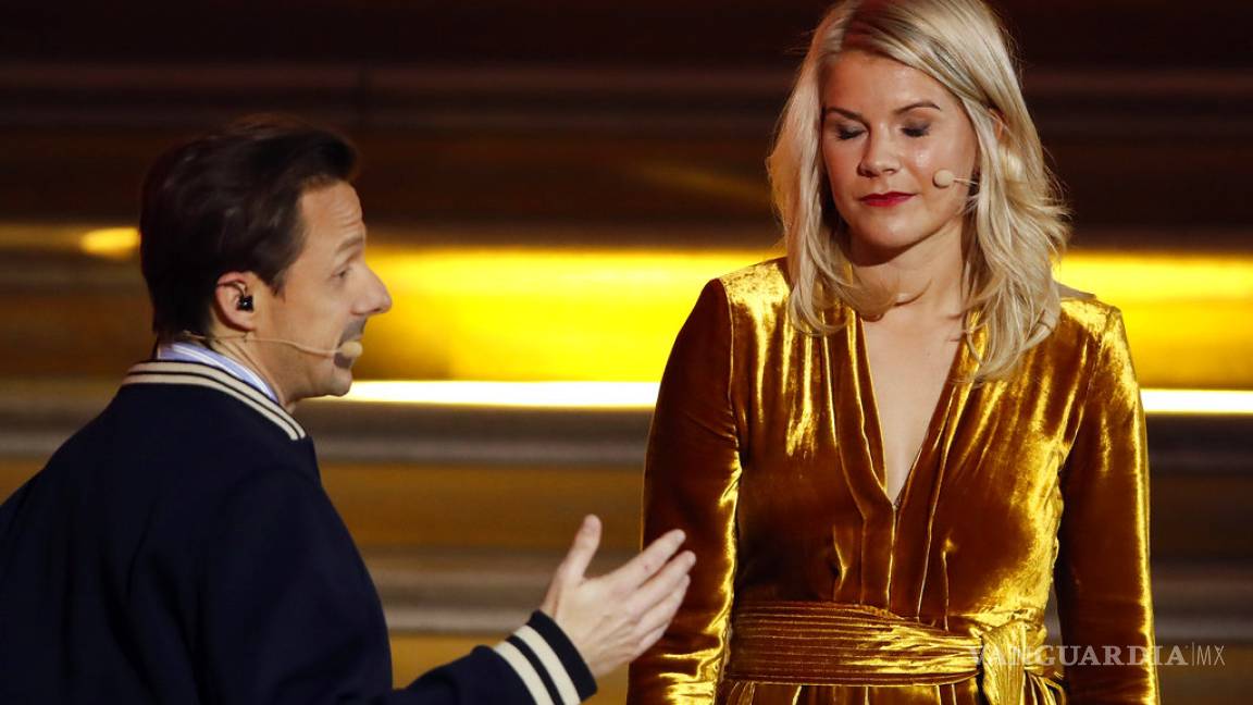 Gana el primer Balón de Oro femenil en la historia y le piden bailar twerking