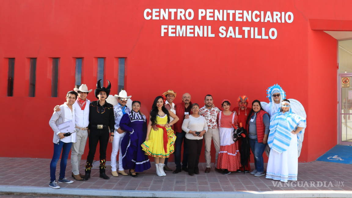 Se presenta ensamble musical de 'Entre Diablos y Pastores Te Veas' en el Centro Penitenciario Femenil