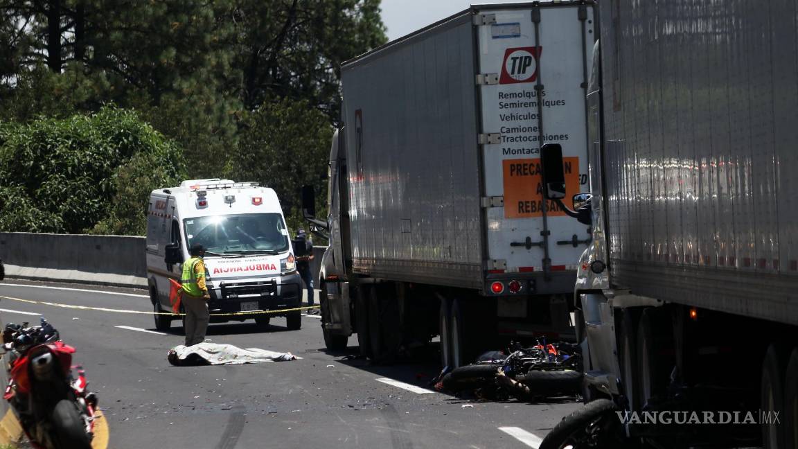 Accidente deja siete muertos en la México-Cuernavaca; hay 15 lesionados más