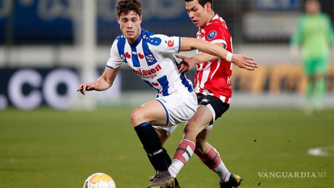 'Chucky' Lozano llega a sus 50 partidos con el PSV... pero es relegado a la banca al segundo tiempo