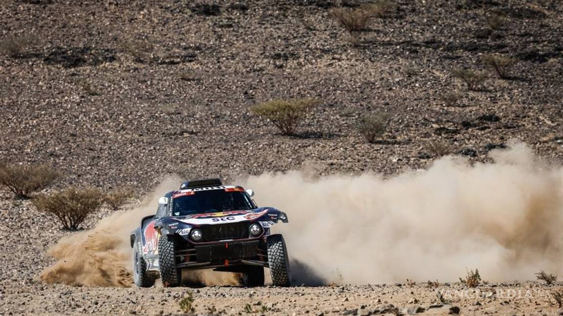 Carlos Sainz comienza con el pie derecho el Rally Dakar