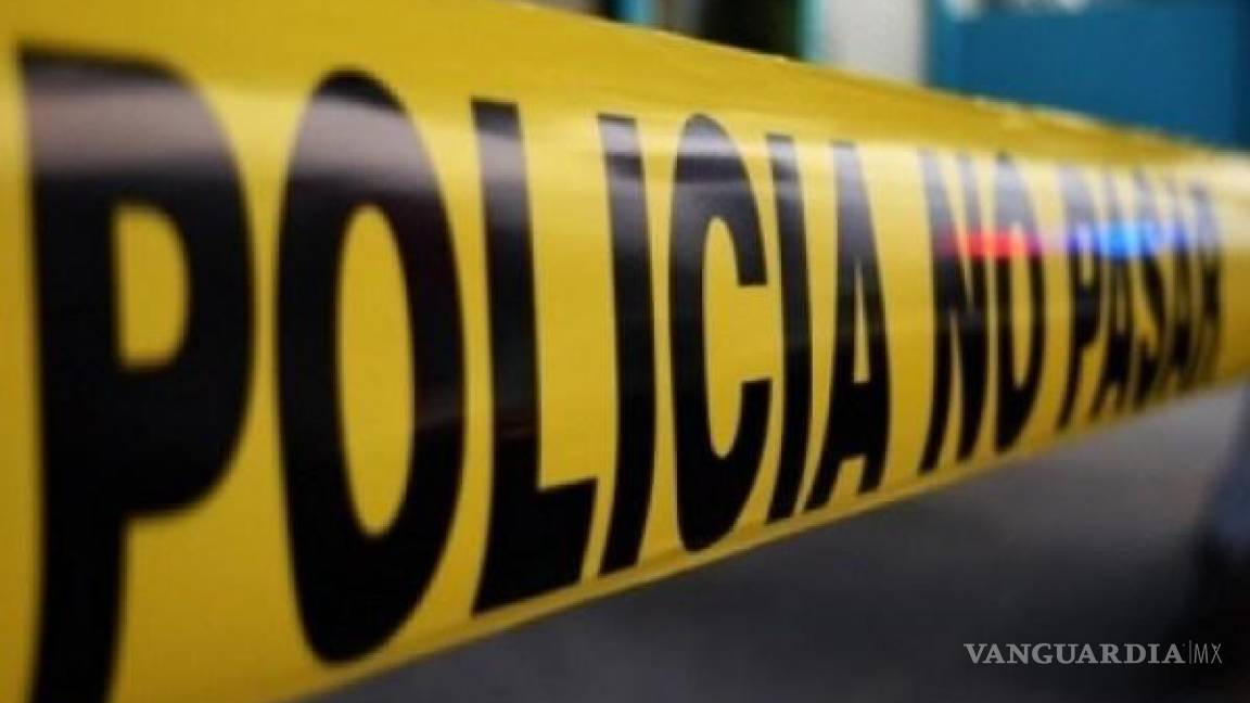 Ordenan inspeccionar auto de hombre que falleció en estacionamiento de plaza comercial de Saltillo