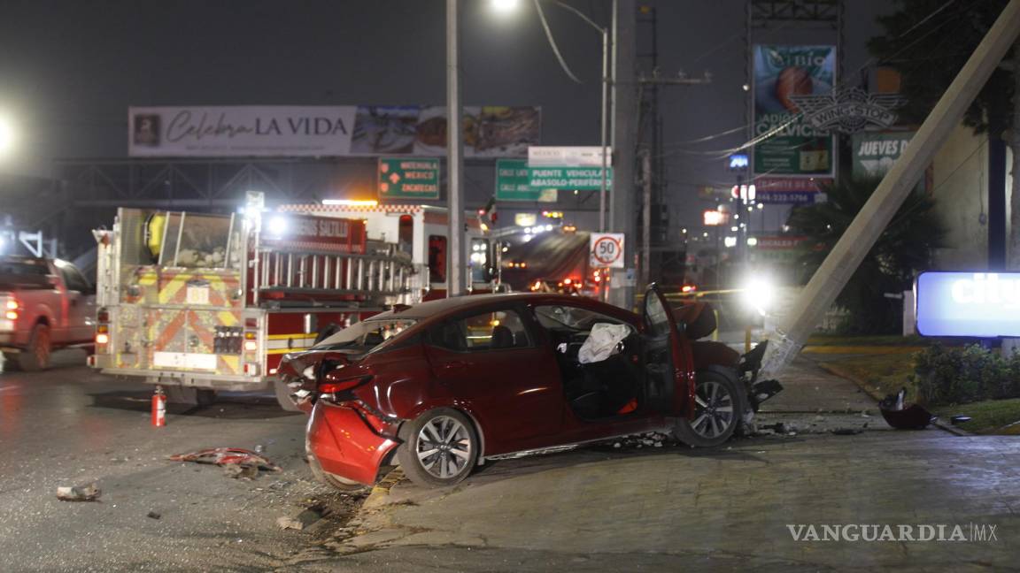 Accidente en Periférico LEA deja cuantiosos daños materiales