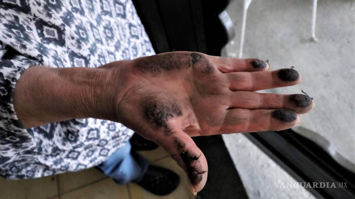Persiste contaminación de Tupy en Saltillo; polvo negro invade muebles, coches y cocinas
