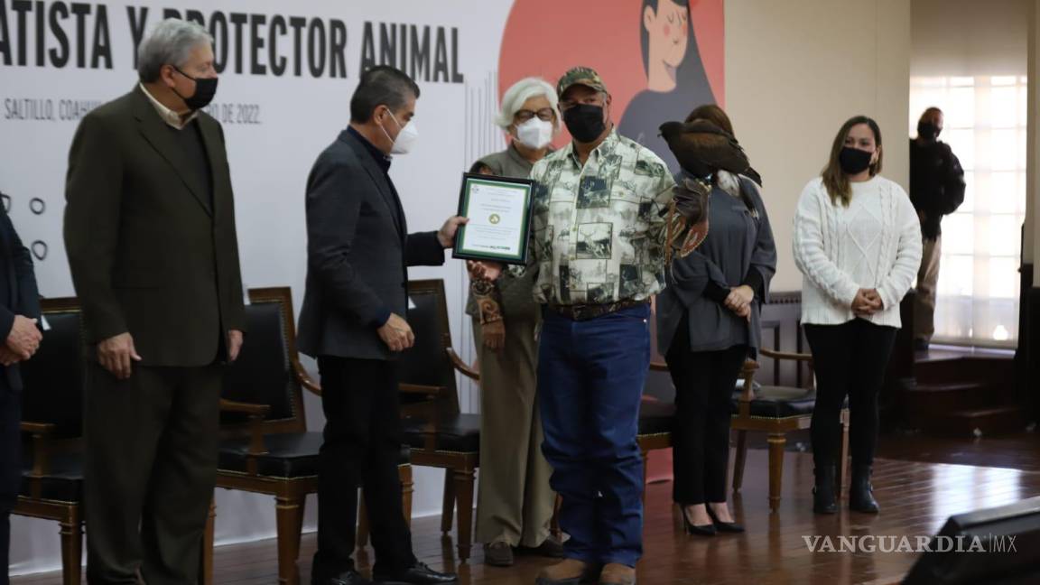 Reconoce MARS a rescatistas y protectores de animales de Coahuila