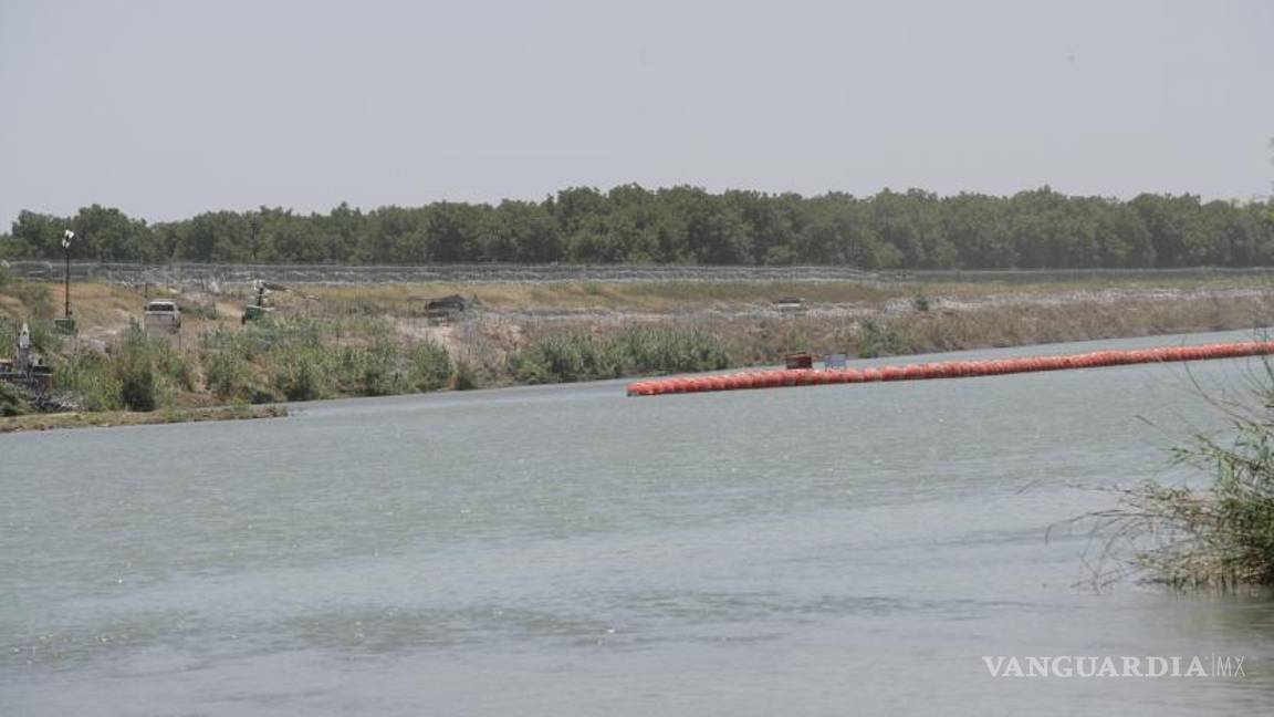 $!Las boyas que forman el muro flotante de 300 metros, quedaron instaladas.