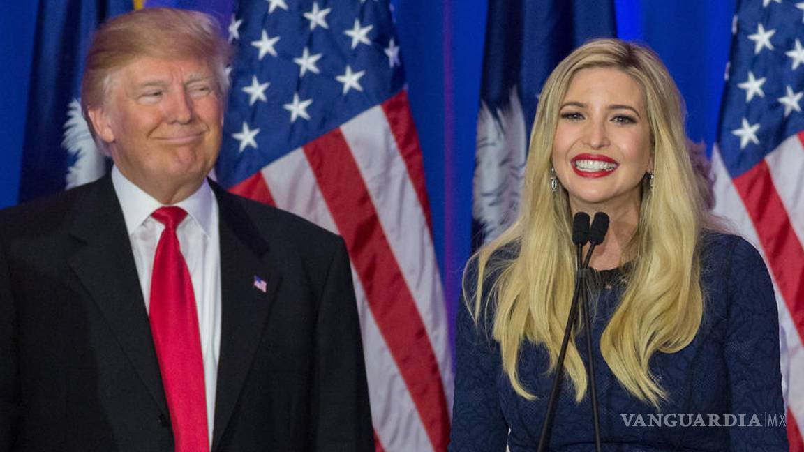 $!En NY bajan del avión a un hombre por molestar a Ivanka Trump