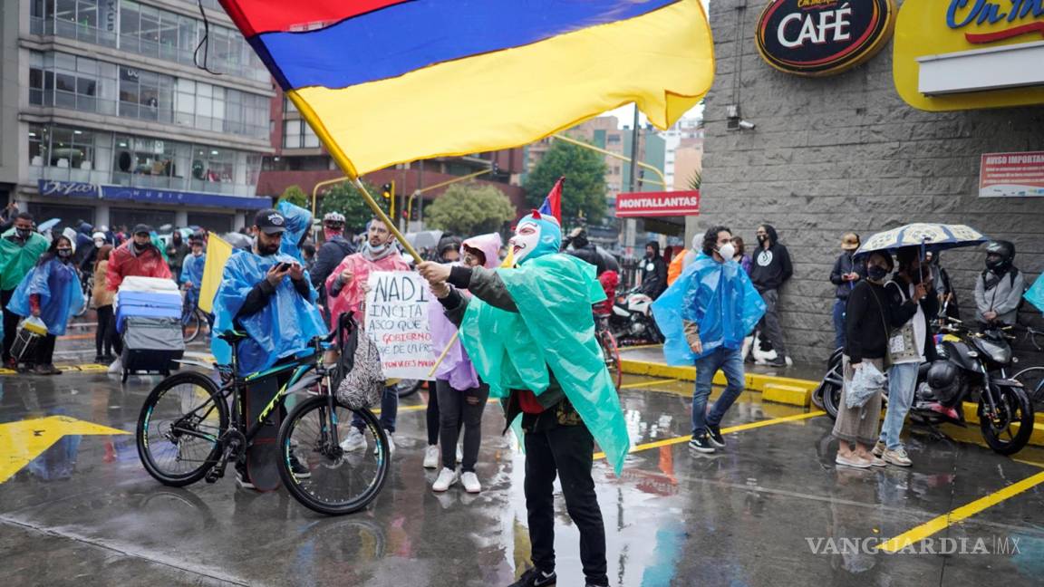 Presidente de Colombia asegura que investigan 65 casos de presunto abuso policial en marcas