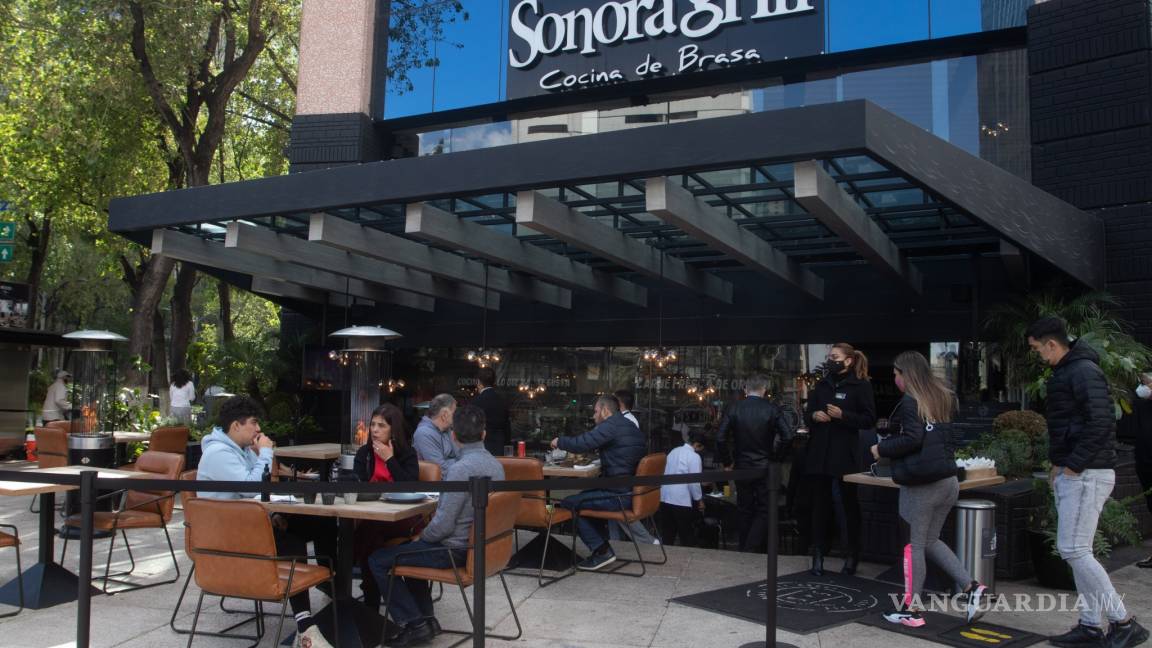 Se rebelan restauranteros a restricciones: abren locales