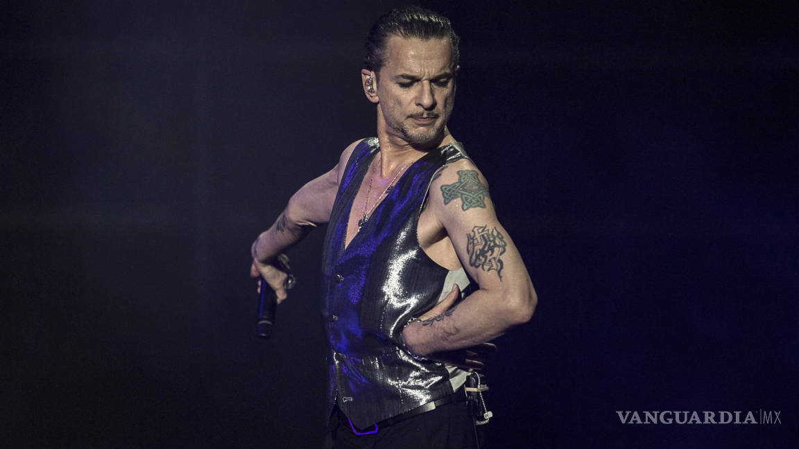 Ofrece Depeche Mode un concierto inolvidable en la Ciudad de México