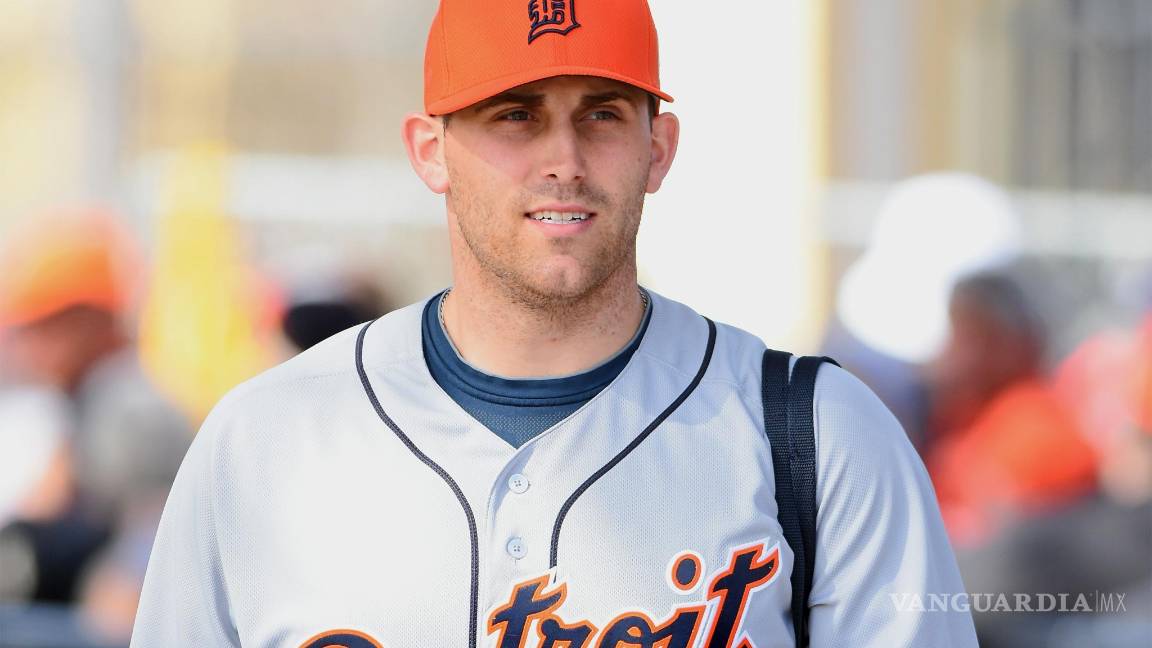 $!Adopta beisbolista a 36 niñas que fungían como esclavas sexuales en Uganda