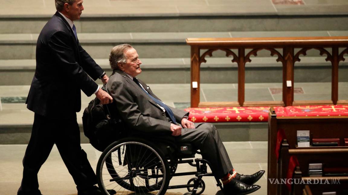 Bush padre se recupera tras hospitalización