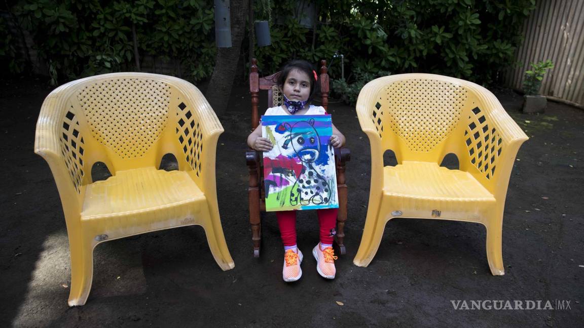 Kassandra, niña nicaragüense que pinta para vencer al cáncer