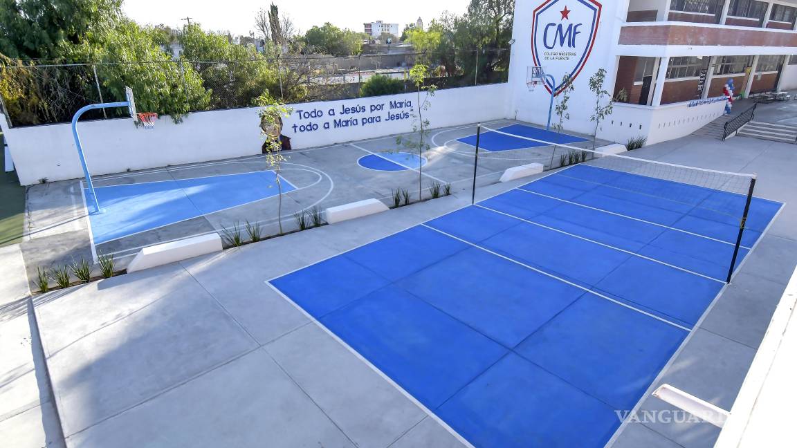 $!Remodelación de canchas de voleibol y basquetbol.
