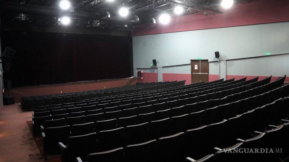 $!La alta demanda del teatro ha llevado a programar hasta tres ceremonias de graduación diarias durante la temporada escolar.