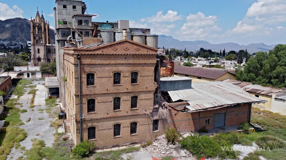 $!Imagen de la estructura exterior del molino, destacando la necesidad urgente de intervención.