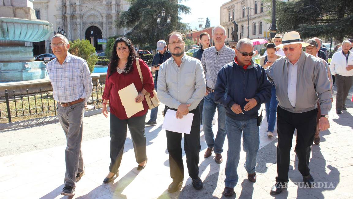 $!Exigen cumplimiento de compromisos para desclasificar información sobre mega deuda en Coahuila