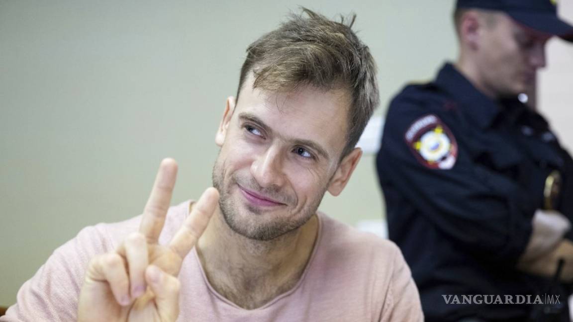 Trasladarán a Alemania a integrante enfermo de Pussy Riot