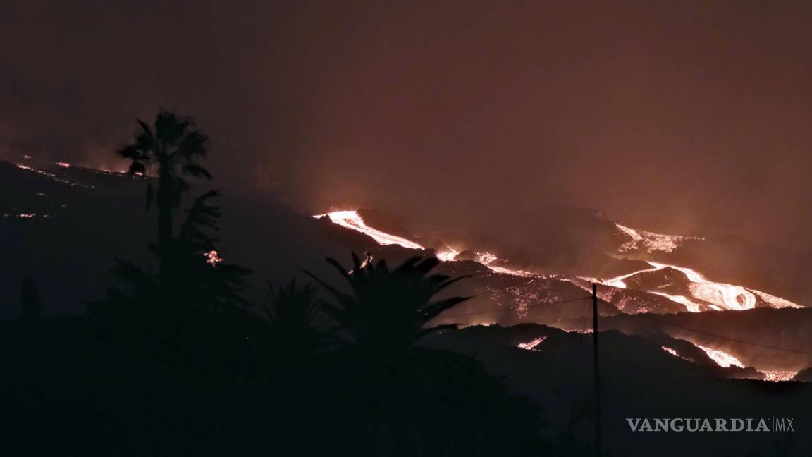 Vigilan científicos erupción volcánica en La Palma; continúa por cuarta semana seguida