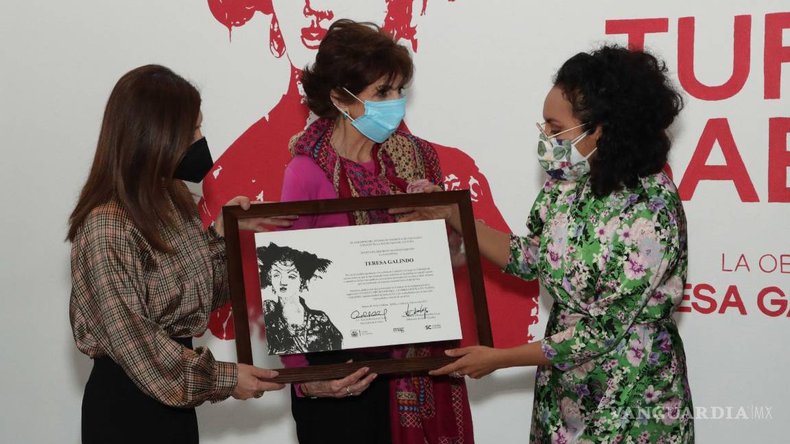 $!Durante la inauguración recibió un reconocimiento a su trayectoria.