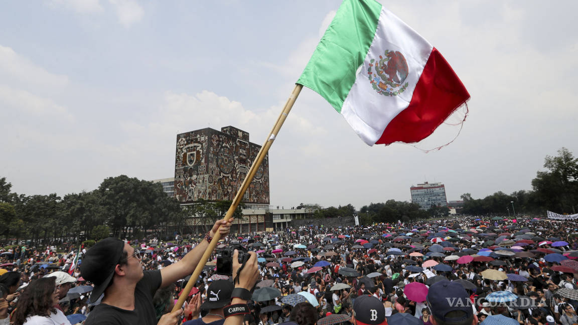 Marchan más de 30 mil estudiantes de la UNAM
