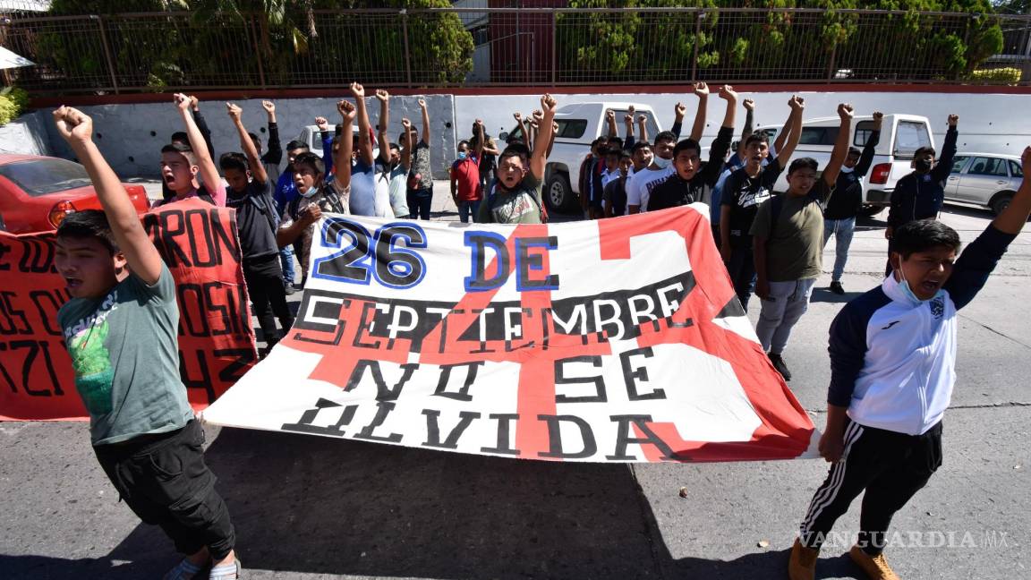 Un año más sin avances encaso Ayotzinapa: abogado