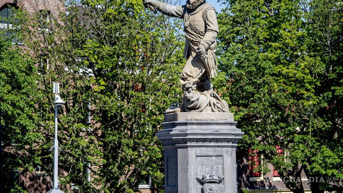 $!Monumentos y estatuas son víctimas de la ira y las protestas antirracistas en todo el mundo (fotos)