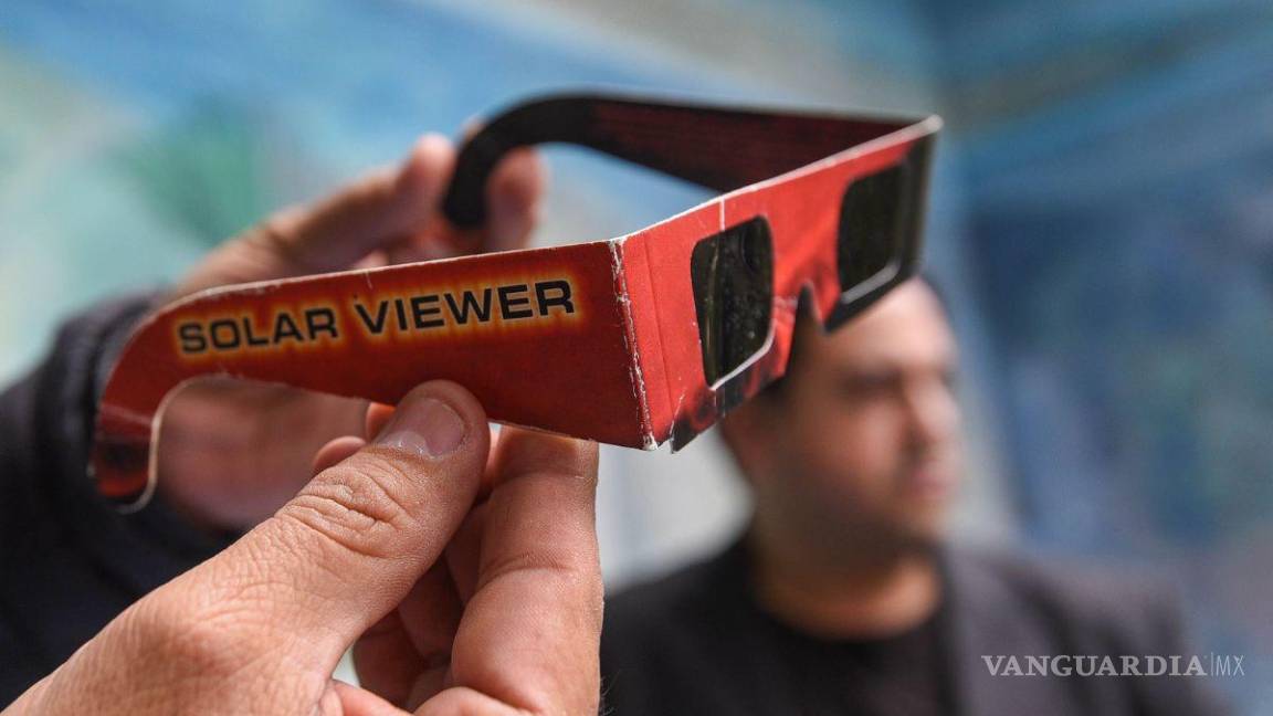 Saltillo: Alertan contra lentes ‘pirata’ para ver el eclipse