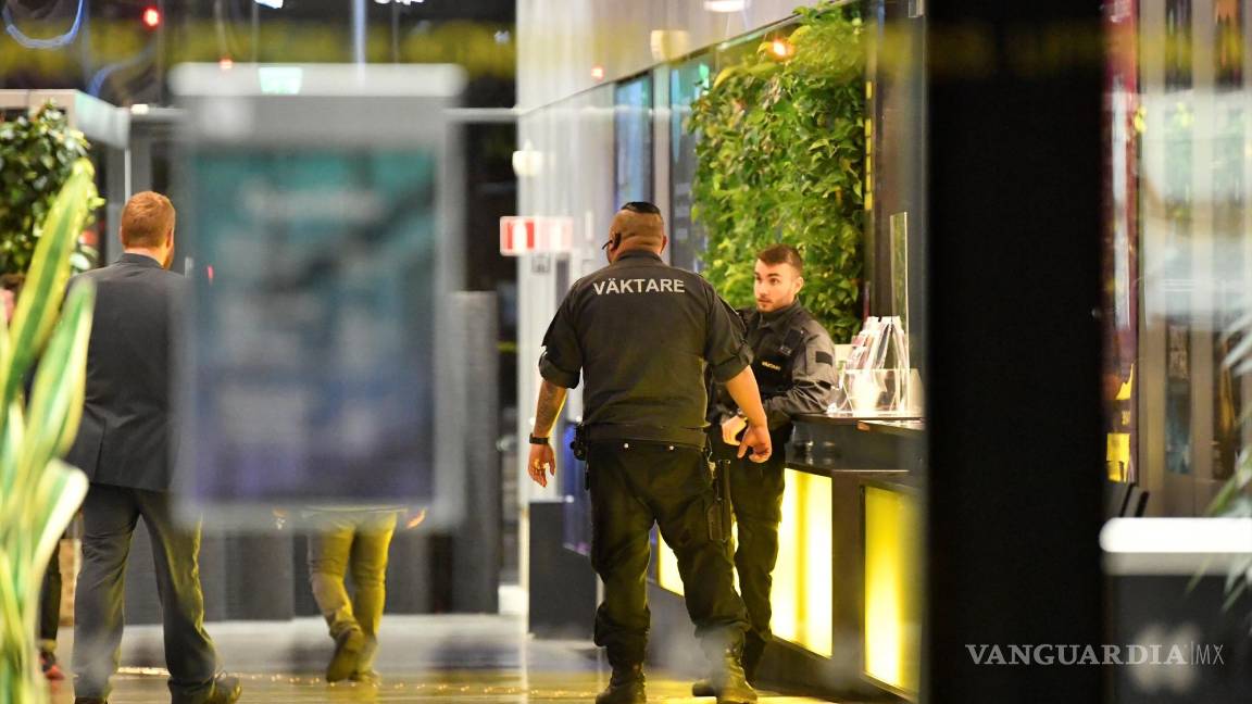 $!En una sala de conciertos en Uppsala, un hombre de 80 años murió al caer de siete pisos, matando a un hombre y dejando lesionada a mujer