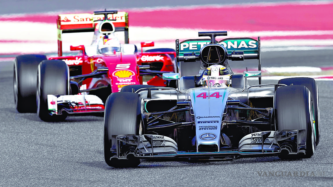 Vettel marca el ritmo en España