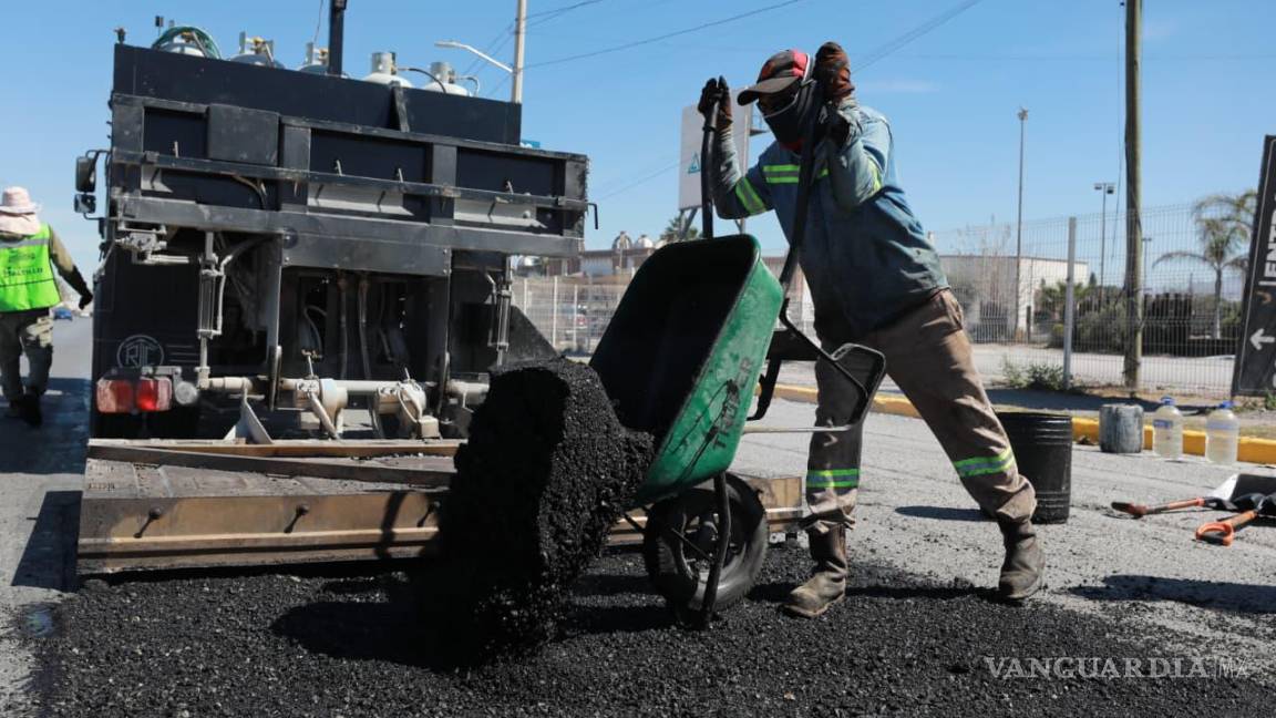 $!En el bulevar Venustiano Carranza se realizó sellado de grietas para prolongar la vida útil del pavimento.